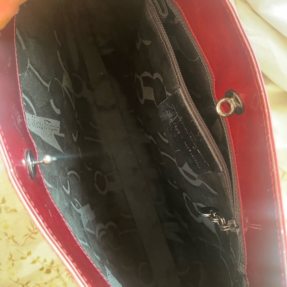 Salvatore Ferragamo Gancini Ombré Polished Leather Shoulder Bag - Picture 8 of 10